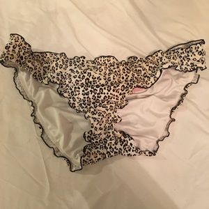 Victoria’s Secret scrunch bikini bottoms